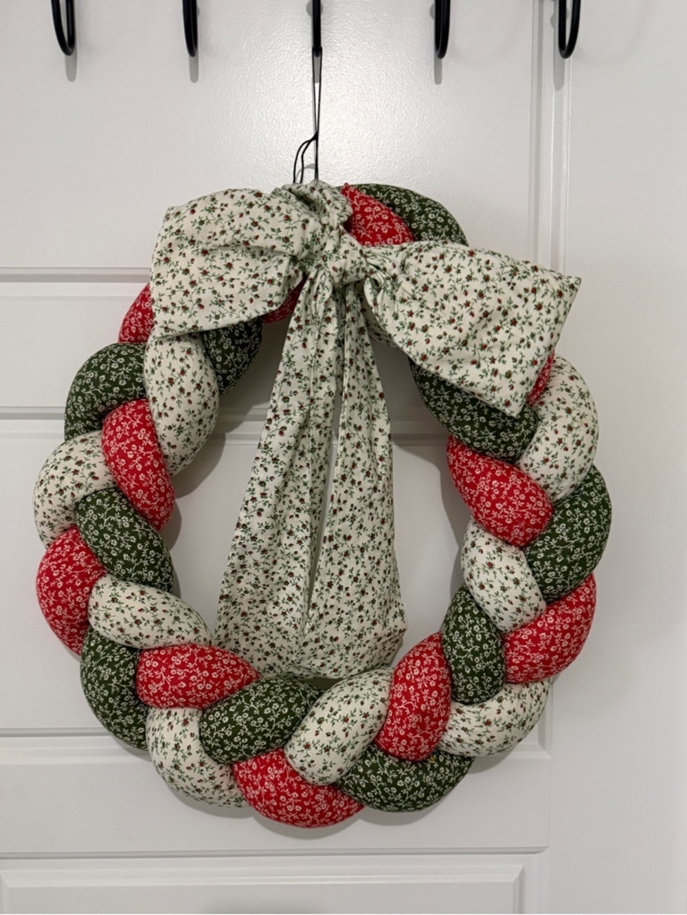 Vintage 80s Braided Fabric Christmas Wreath - Large 18” Calico Cottagecore